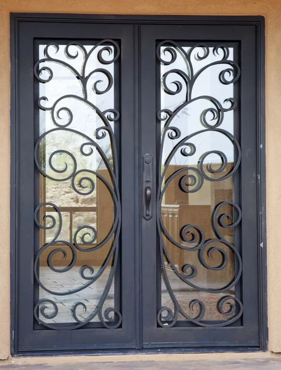 Song cửa sổ sắt rèn với họa tiết hình học hiện đại