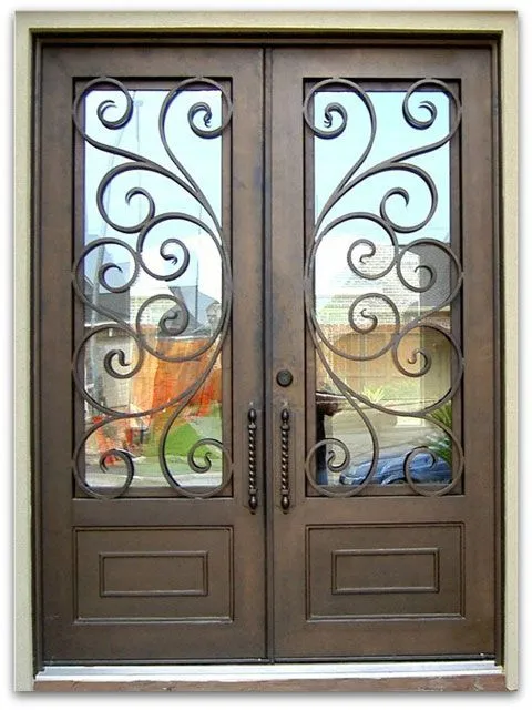 Song cửa sổ sắt nghệ thuật với chi tiết hoa văn tinh tế