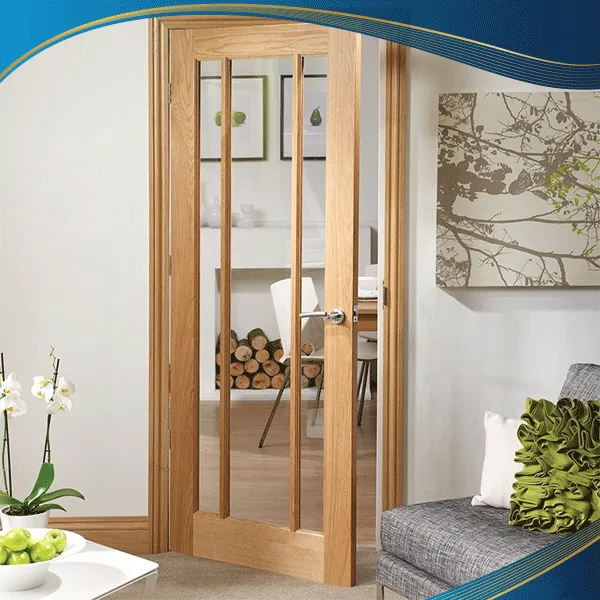 Cửa đi nhựa lõi thép giả vân gỗ 1 cánh lắp đặt tại lối ra vào giữa phòng ăn và phòng khách với thiết kế chia đố ấn tượng.