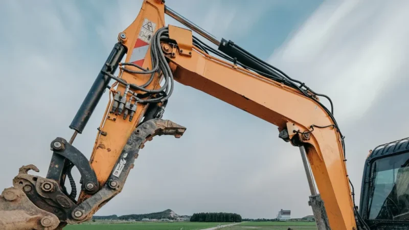 Hướng Dẫn Chi Tiết Cách Thay Lưỡi Máy Cắt Sắt Cầm Tay Đảm Bảo An Toàn Tuyệt Đối