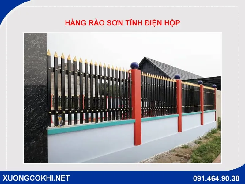 Hàng rào sắt hộp mũi giáo sơn tĩnh điện màu xám
