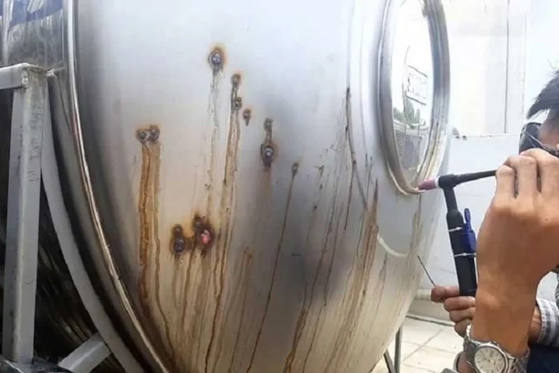 Cách Xử Lý Bồn Nước Inox Bị Rỉ Sét Hiệu Quả Tại Nhà