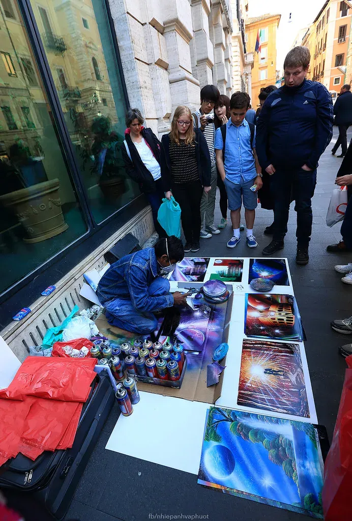 Nội thất của Basilica di Santa Maria, thể hiện sự giao thoa giữa kiến trúc La Mã và Thiên Chúa giáo