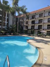 Đặt Két Sắt Trong Tủ Quần Áo: Hướng Dẫn Chi Tiết Cho An Toàn & Tiện Lợi