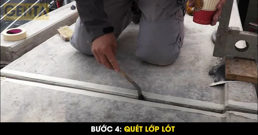 Quét lớp lót để tạo độ bám dính