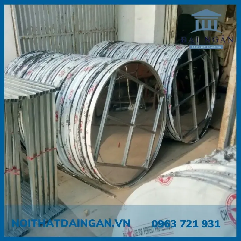 Bàn tròn inox 304 phi 1m2 cũ (90-99%) thanh lý