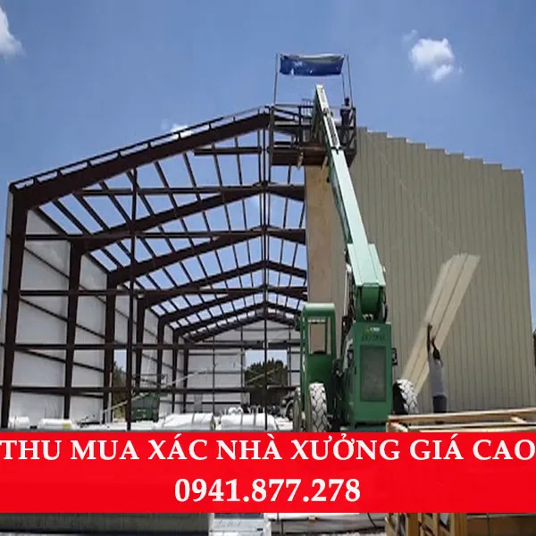 Chi tiết khung thép nhà xưởng sau khi được tháo dỡ sạch sẽ