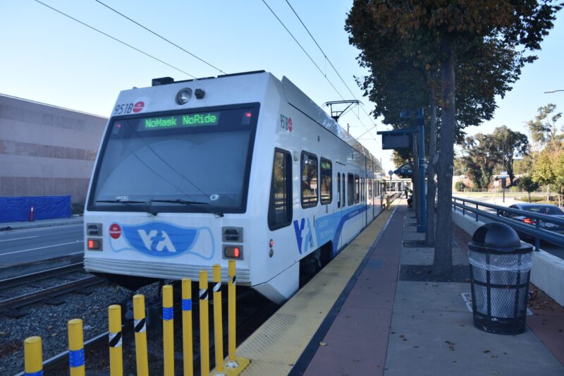 Quản Lý Vận Tải Hàng Hóa Đường Sắt: Tầm Quan Trọng và Giải Pháp Tối Ưu