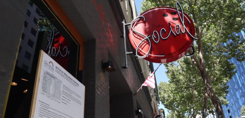 Các Mẫu Cầu Thang Sắt Đẹp: Nâng Tầm Không Gian Sống Hiện Đại 2021