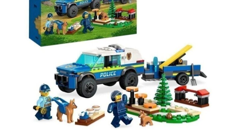 Khám Phá Chi Tiết Bộ Lego SWAT Xe Bọc Thép: Món Đồ Chơi Sáng Tạo Cho Mọi Lứa Tuổi