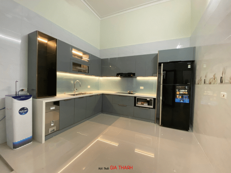 Tủ bếp inox cánh kính nhà anh Kiên - Hải Dương