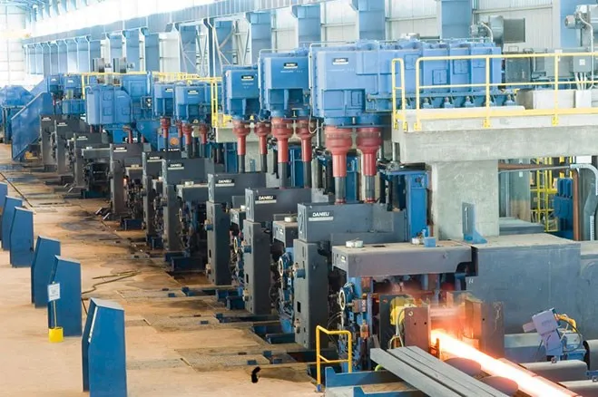 Cảng chuyên dụng của Công ty với năng lực bốc dỡ hàng hóa lớn