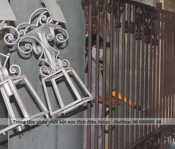 Tổng Hợp Các Màu Sơn Tĩnh Điện Cửa Sắt Phổ Biến Và Ưu Điểm Vượt Trội