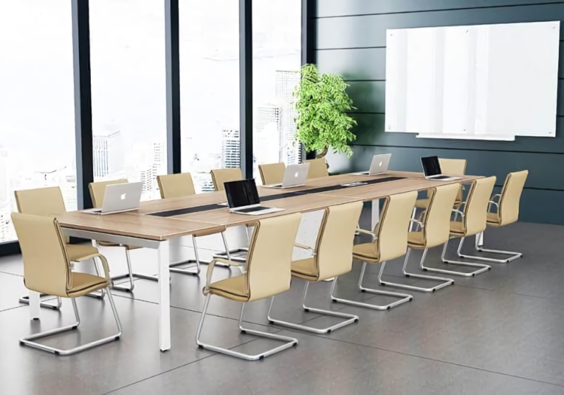 Hình ảnh minh họa sự linh hoạt của bàn họp chân sắt