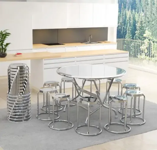 Bàn tròn inox trong không gian nhà hàng tiệc cưới