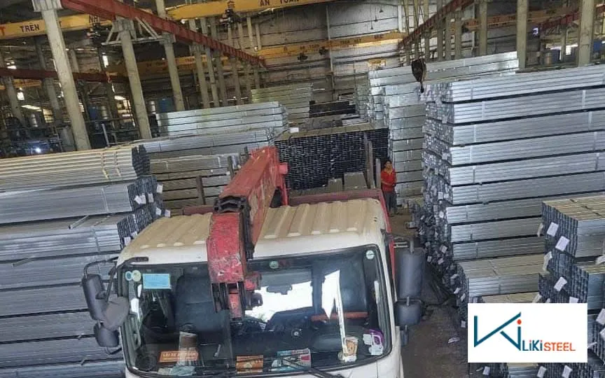 Mua inox hộp 13x26 tại LIKI STEEL giúp bạn tiết kiệm chi phí với giá hợp lý và chất lượng đảm bảo.