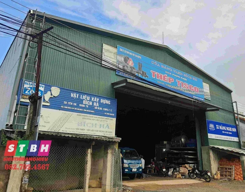 Mẫu bảng hiệu vật liệu xây dựng bền đẹp ngoài trời