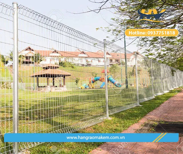 Hàng rào lưới thép gập tam giác hai đầu tối ưu hóa chi phí vận chuyển