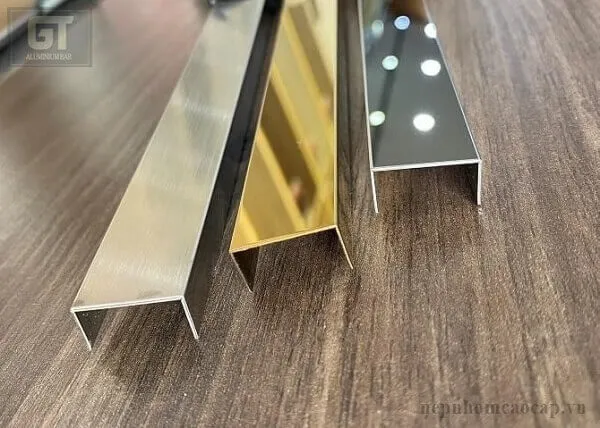 Nẹp inox dễ dàng thi công với nhiều chất liệu khác nhau