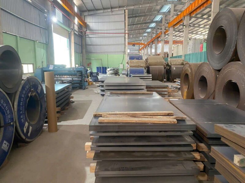 Giá Thép Cuộn Cán Nóng Mới Nhất: Cập Nhật Báo Giá Chi Tiết Từ Nhà Nhập Khẩu