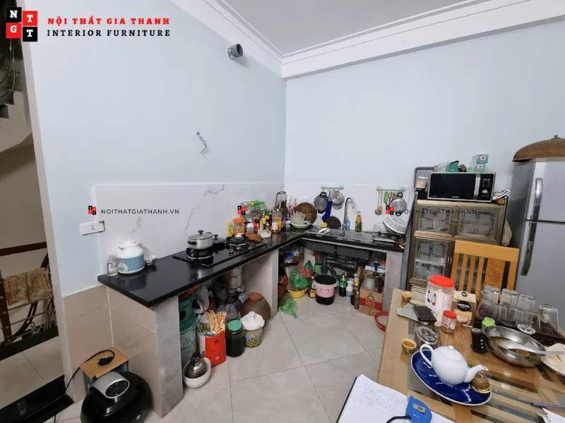 Bệ bếp bê tông cũ nhà chú Toàn Long Biên