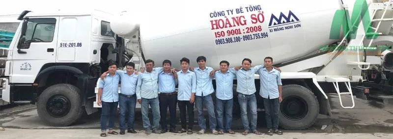 Xe chở bê tông tươi của Công ty Hoàng Sở sẵn sàng phục vụ công trình Quận 6