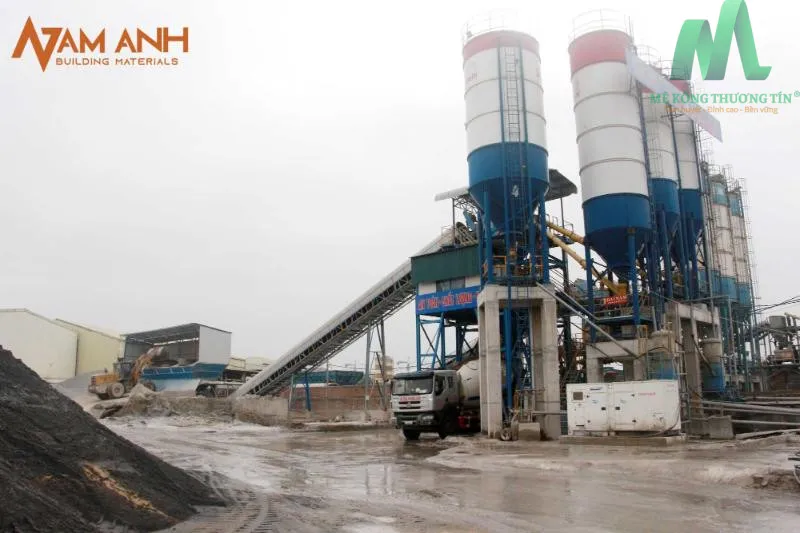 Xe bồn bê tông tươi của Công ty Nam Anh tại công trường Quận 6