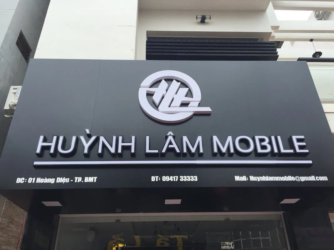 Biển hiệu được làm từ chất liệu Aluminium