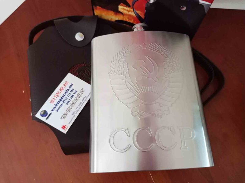 Bình Đựng Rượu Bằng Inox Mini Dập Logo CCCP: Món Quà Độc Đáo Cho Phái Mạnh