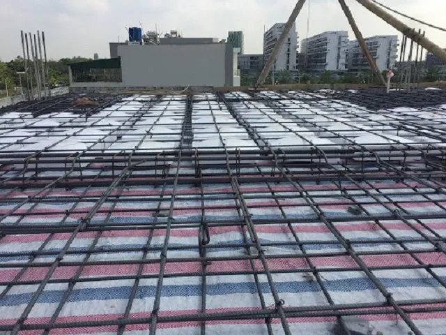 Hệ thống sắt sàn 2 lớp với cục kê bê tông