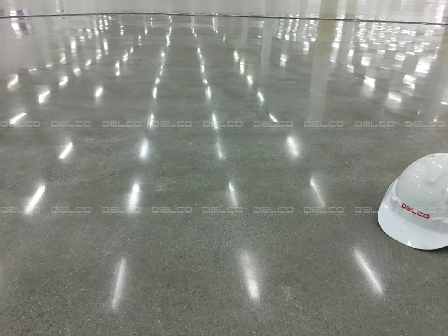 Nền bê tông phủ liquid hardener tại Nhà máy DORCO Living Vina 2021