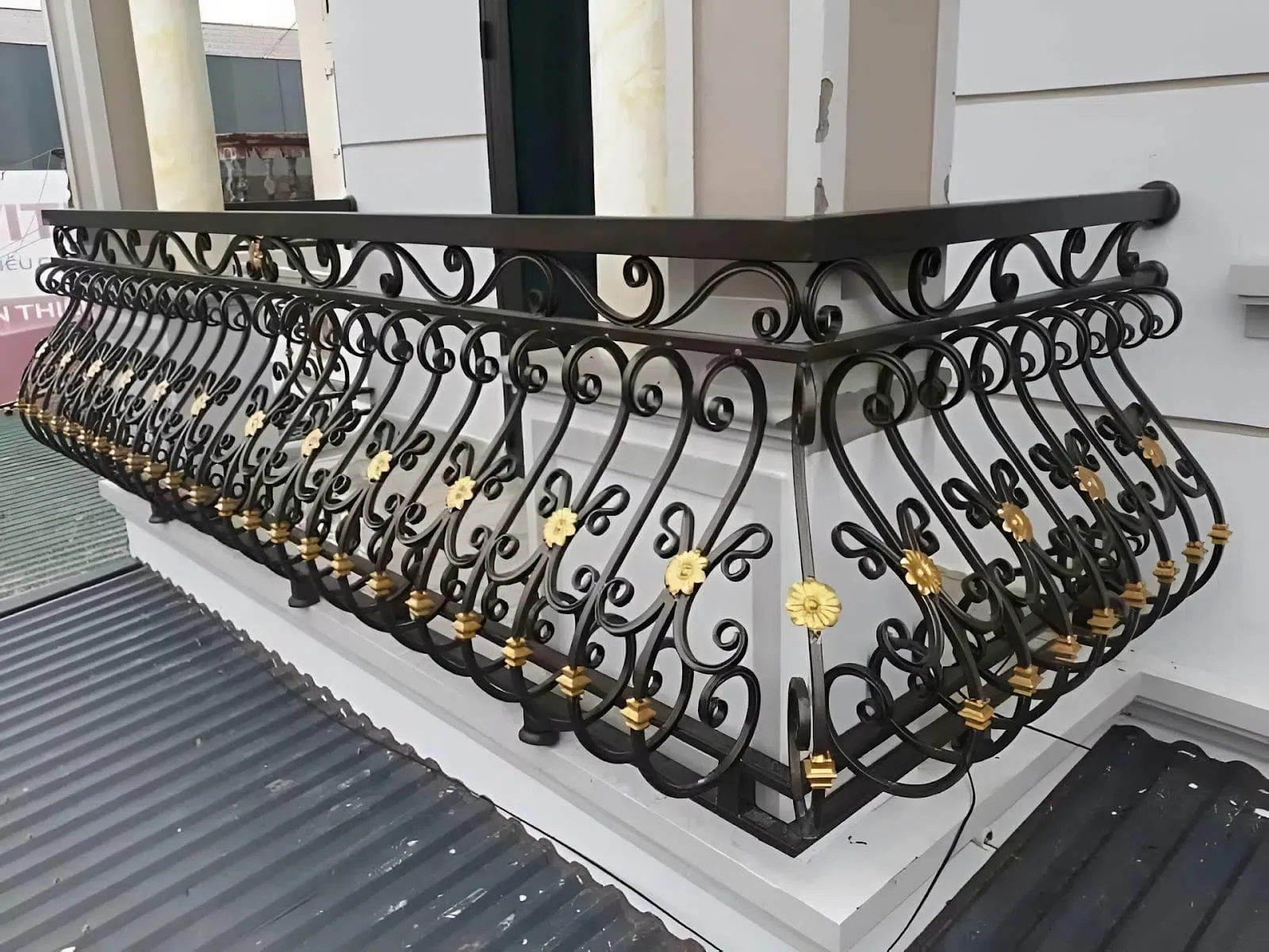 Các mẫu lan can sắt ban công đẹp, cập nhật xu hướng mới