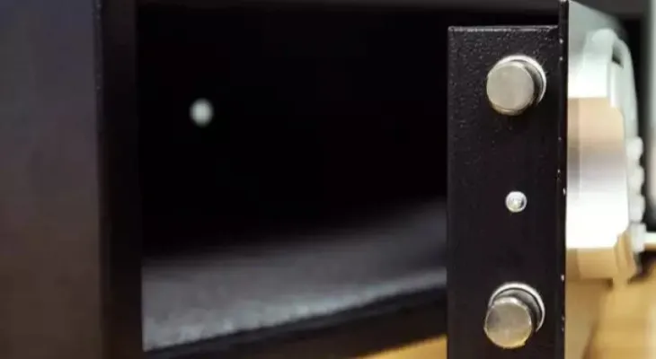 Hệ thống chốt khóa của két sắt