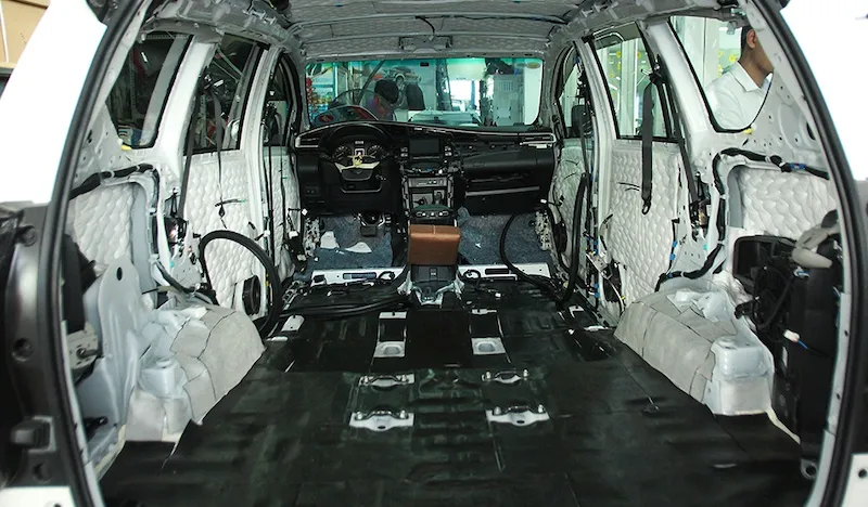 Dán cách âm vách ngăn cabin giúp chặn ồn động cơ