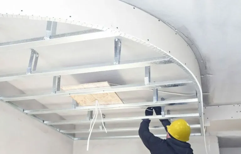Lắp trần thạch cao dưới mái bê tông