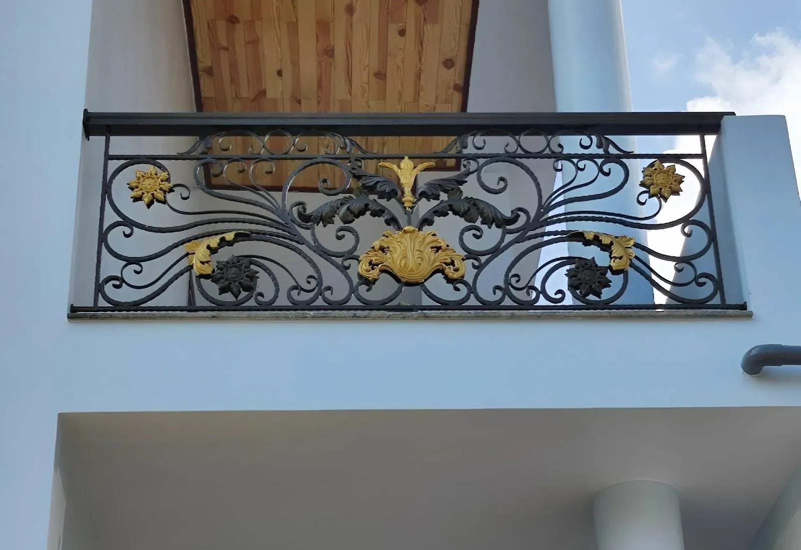 Bí quyết giữ lan can sắt ban công luôn bền đẹp