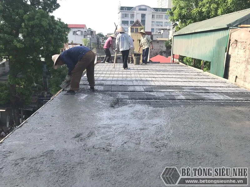 Làm sàn bê tông nhẹ tiết kiệm được nhiều thời gian thi công