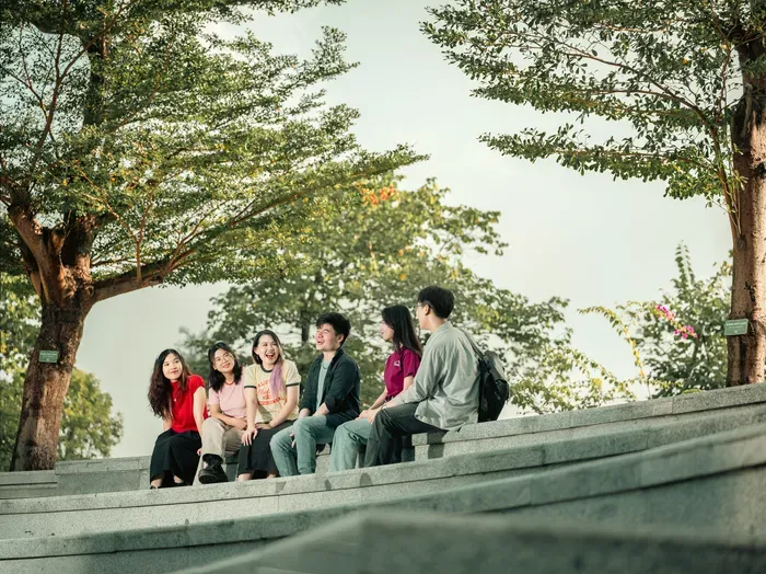 Tác động của cách mạng công nghiệp 4.0 lên thị trường lao động và xu hướng nghề nghiệp công nghệ cao