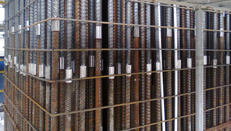 Hình ảnh tổng quan công trường thi công cốt thép sàn và dầm