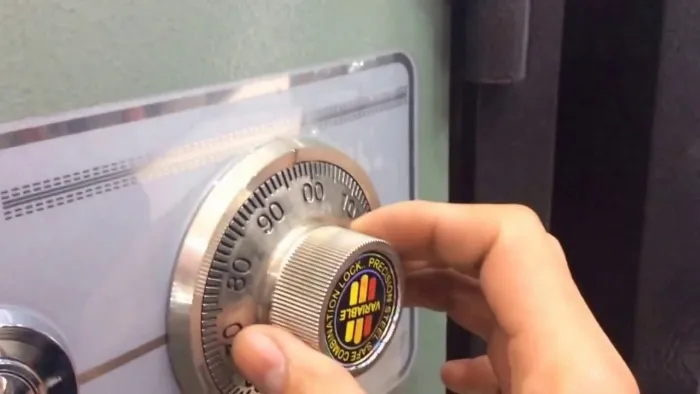 Cấu tạo bên trong két sắt 4