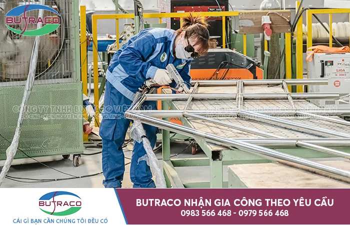 Hình ảnh cầu thang inox bền đẹp theo thời gian