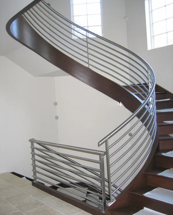 cầu thang xoắn ốc inox