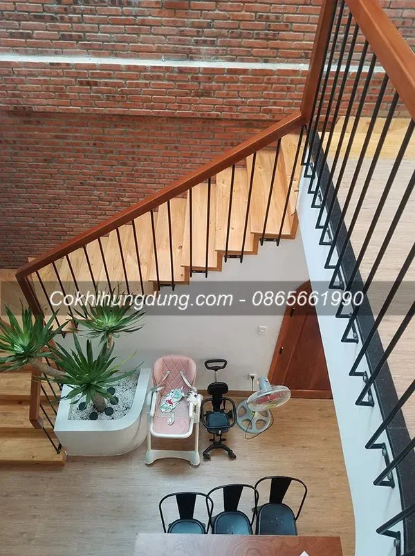 Lan can cầu thang toát lên vẻ đẹp hiện đại, tinh tế