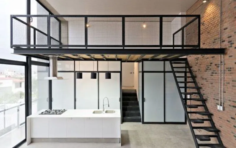 Mẫu cầu thang sắt đứng cho không gian nhỏ hẹp