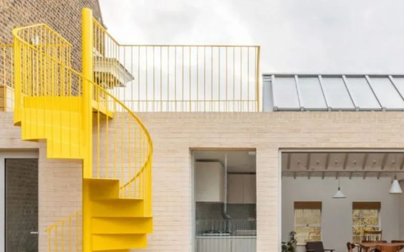 Màu sắc cầu thang sắt đẹp đa dạng, tạo sự độc đáo, mới lạ