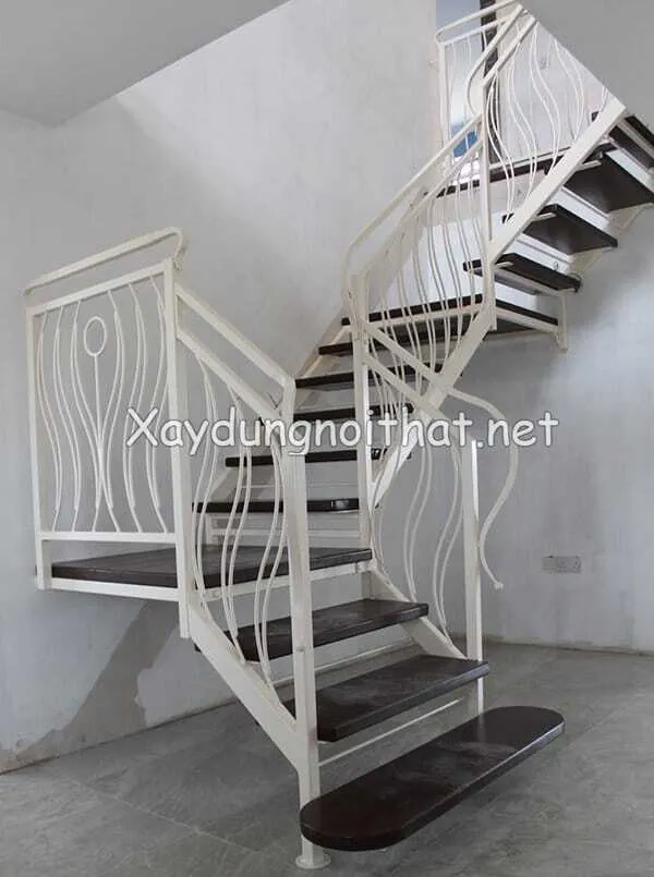 Cau thang sat gac lung 15