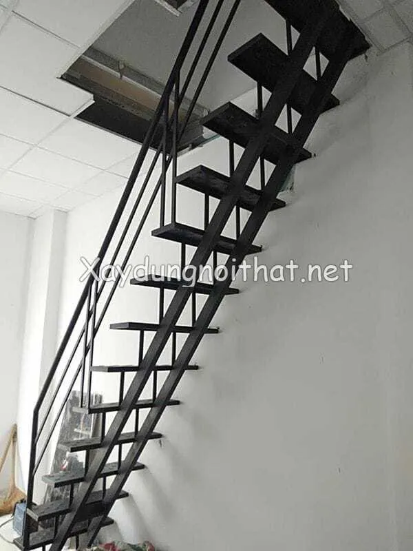 Cau thang sat gac lung 20