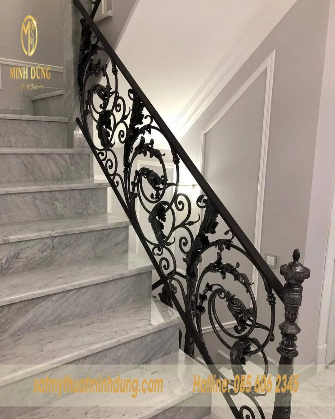 Mẫu tay vịn cầu thang sắt đơn giản kết hợp