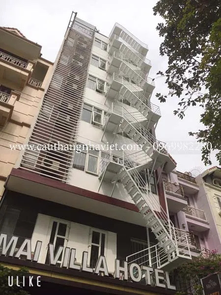 Cầu thang sắt thoát hiểm đẹp