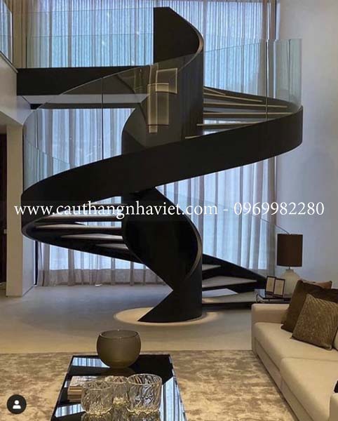 Cầu Thang Xoắn Bằng Sắt: Giải Pháp Tối Ưu Không Gian Và Thẩm Mỹ Hiện Đại